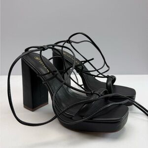 NWOT Via Uno Black Lace Up Strappy Block Heel Sandals‎ Platform 9 Made Brazil